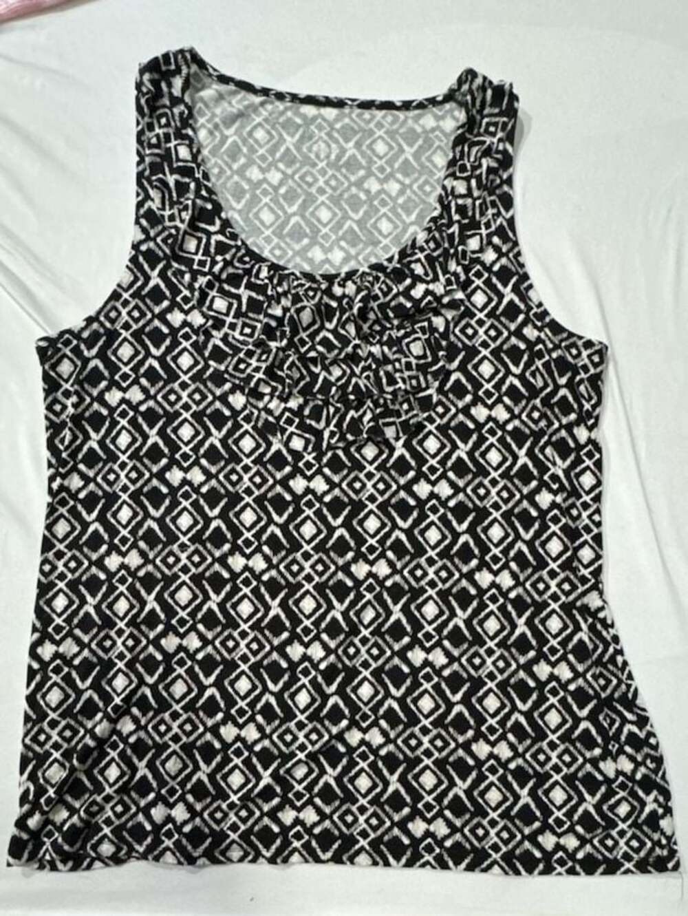 Q771 Merona Women's Sleeveless Ruffle Neck Geometric Print Tank Top XXL